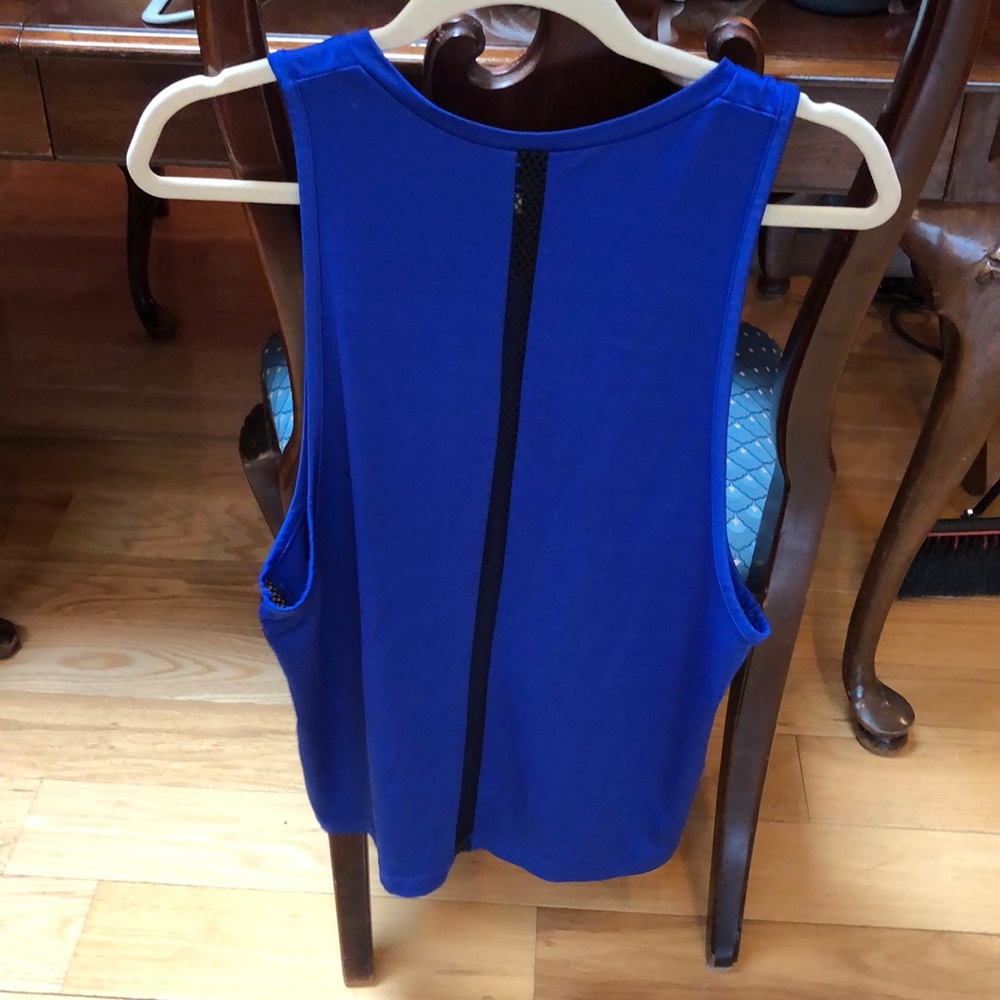 Muscle tank - Picture 2 of 2